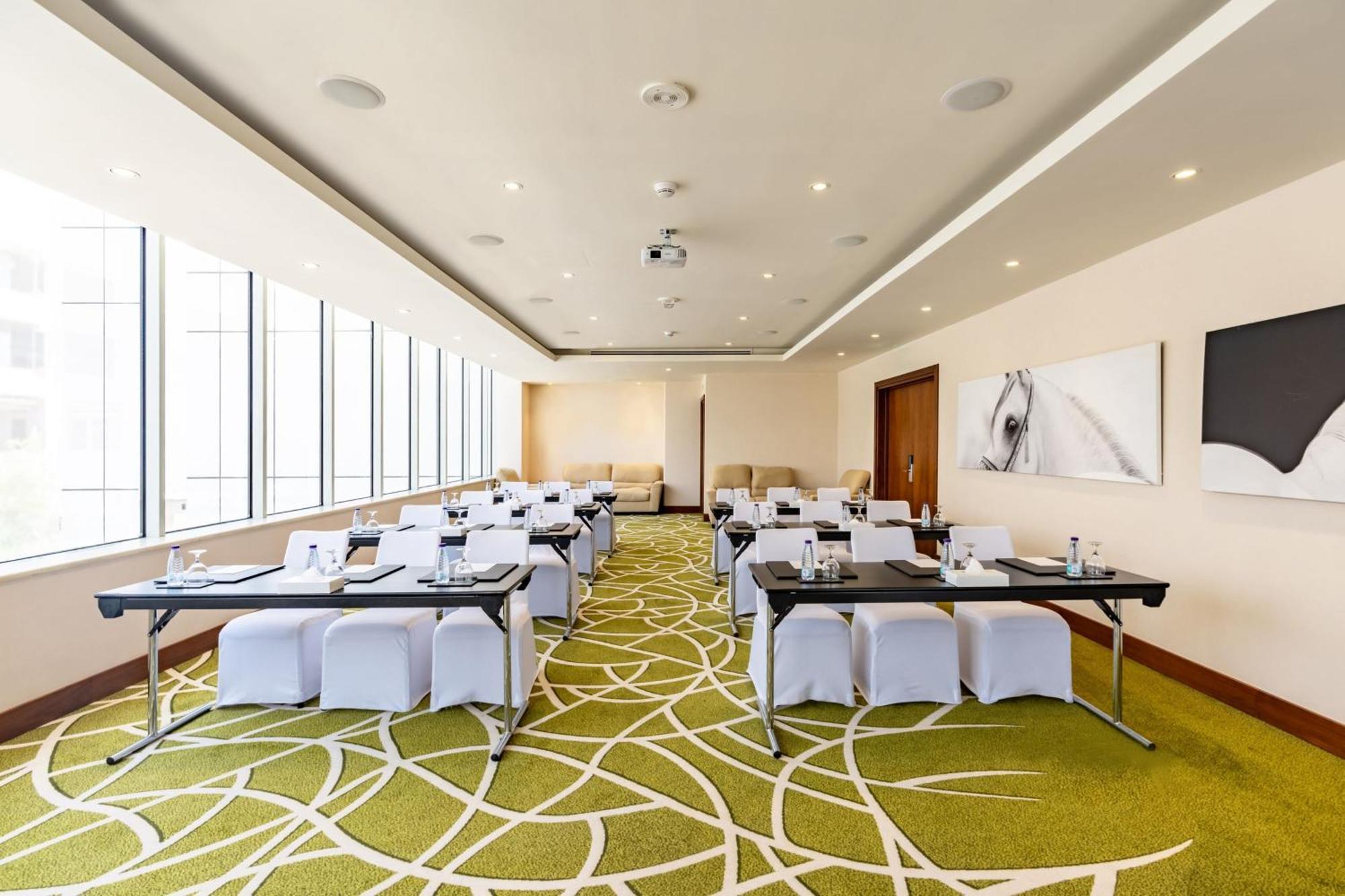 Courtyard By Marriott Olaya Hotel