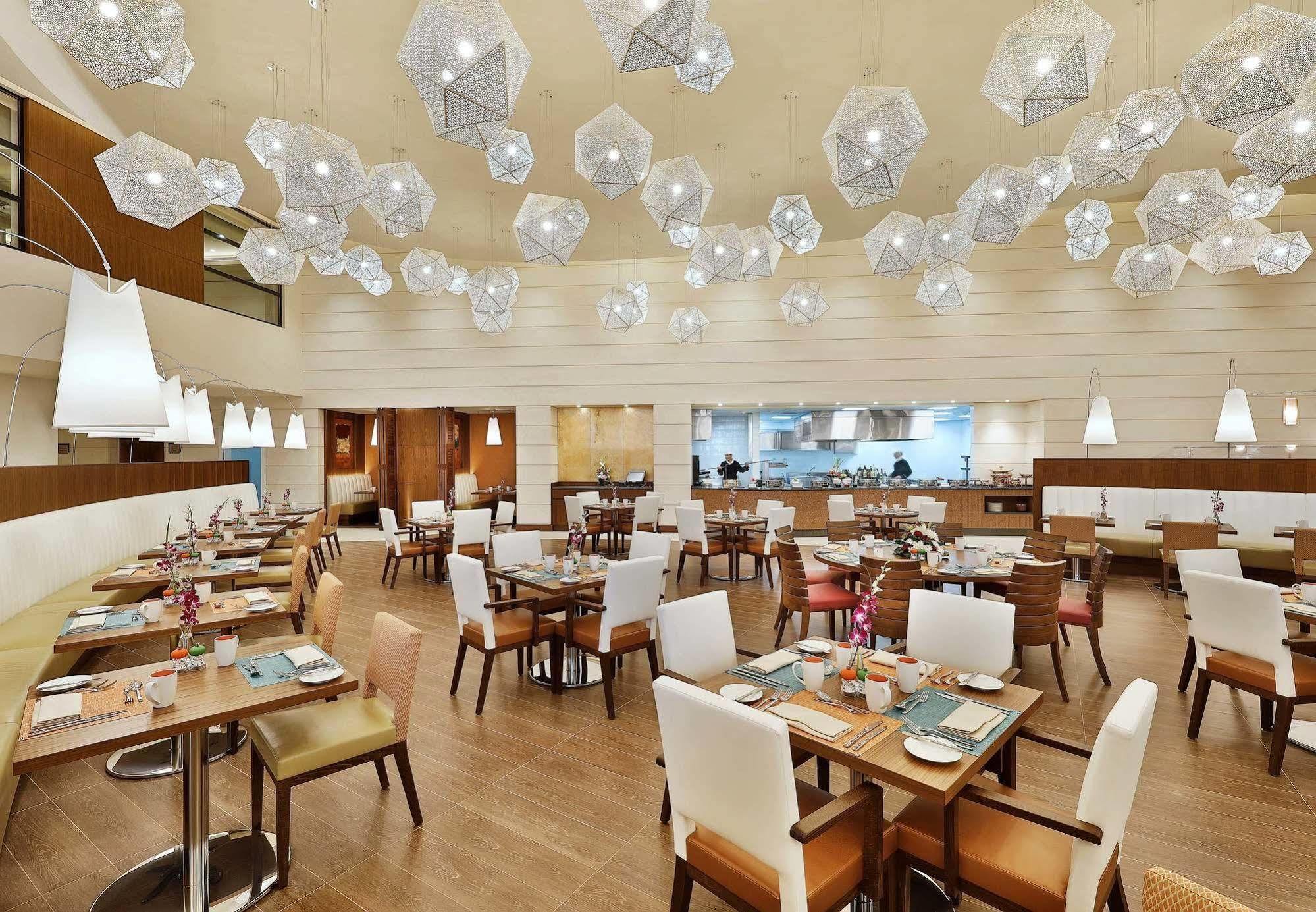 Courtyard By Marriott Olaya 4*